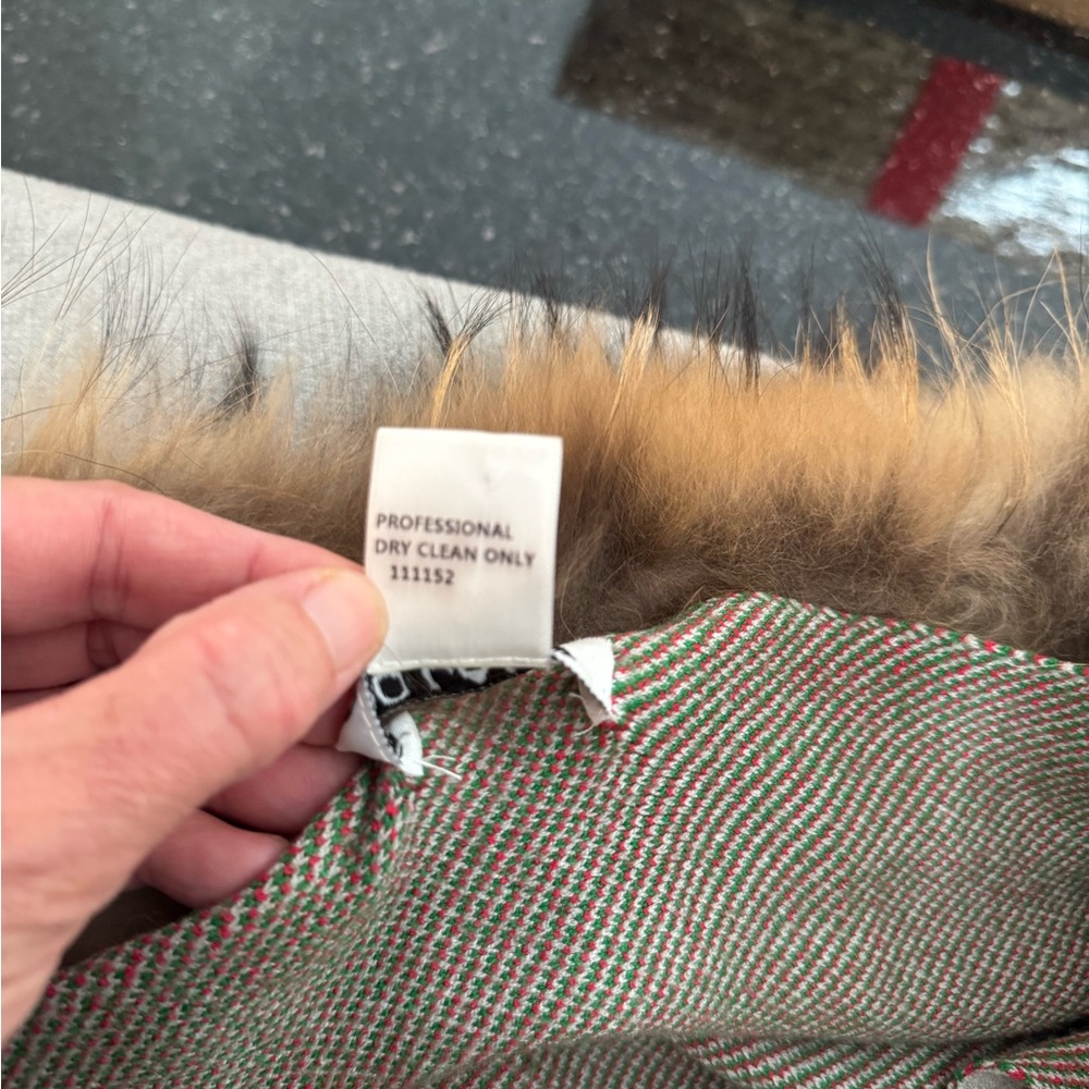 OO LALA fox cape with Gucci style stripe in red and green. OS - Picture 9 of 12